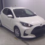 2021 Yaris 5HB X