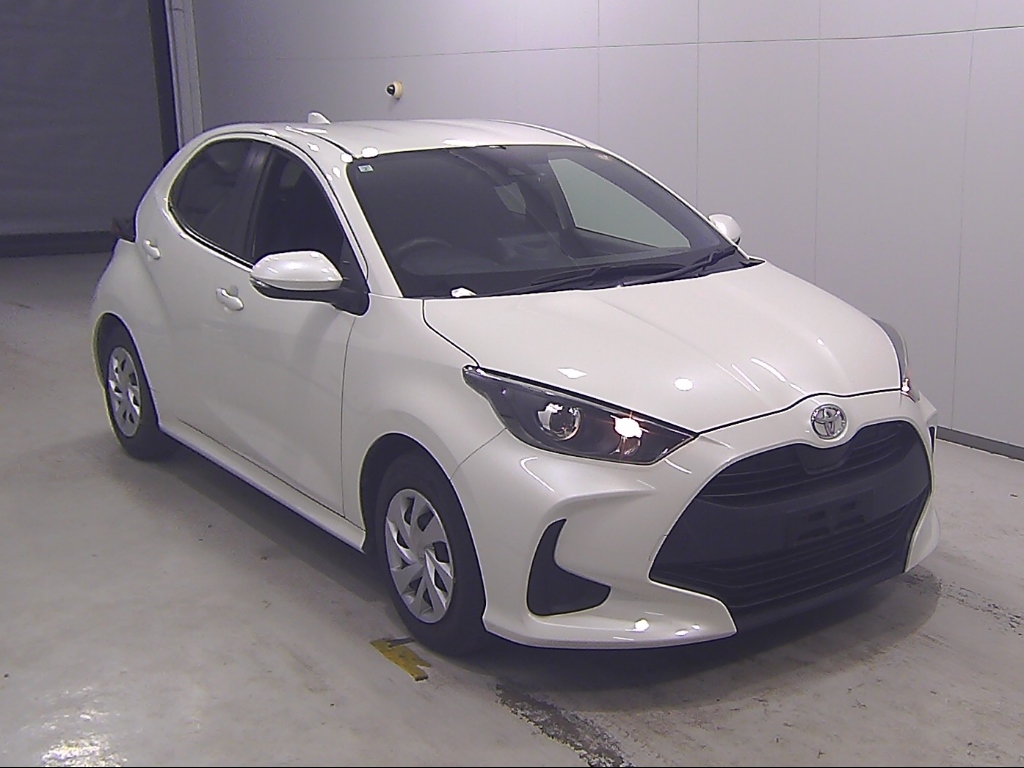 2021 Yaris 5HB X