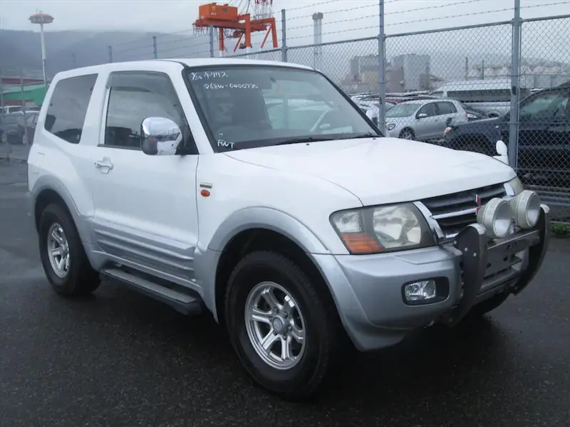 SWB Pajero diesel 3.0L front view