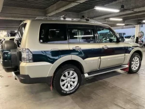 pajero long V97W - side view