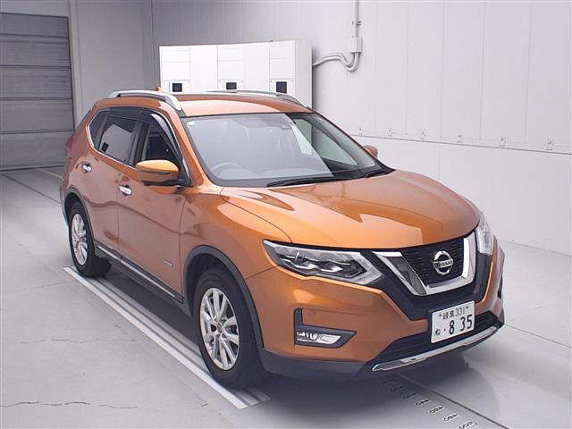 x-trail (HNT32) 2017 4wd front view auction pic