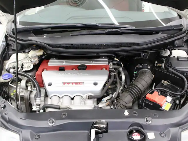 civic type R engine bay