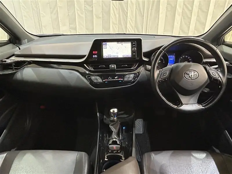 2019 Toyota C-HR Hybrid for Export from Japan