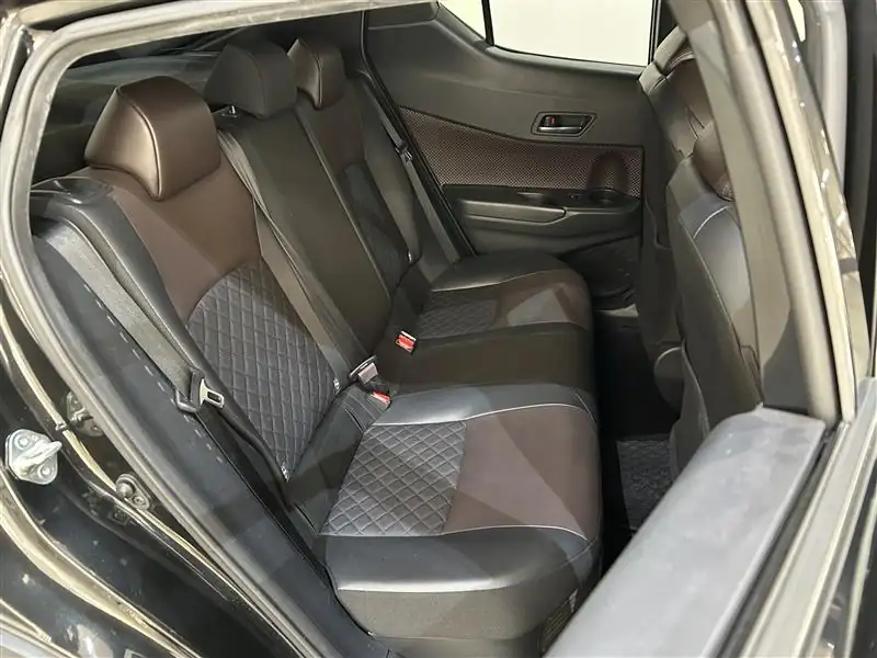 2019 Toyota C-HR Hybrid for Export from Japan