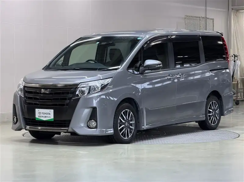 toyota noah 2017 front view