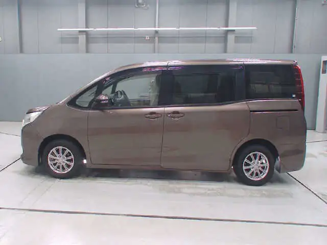 Toyota Noah Bronze 2019 side view