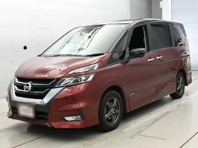 Nissan Serena GFC27 front three-quarter view